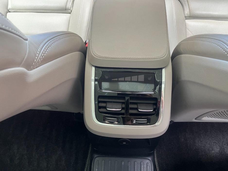 2023 Volvo XC90