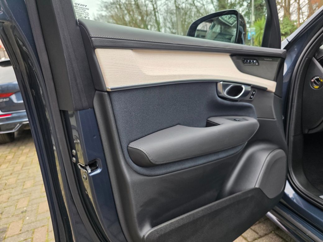 2025 Volvo XC90
