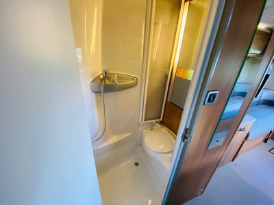 2014 SWIFT  SUNDANCE 584PR 4 BELT 4 BERTH R.H.D 