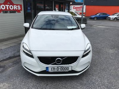 2017 Volvo V40