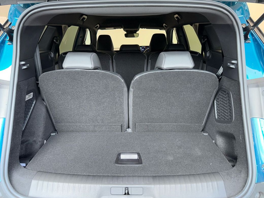 2025 Peugeot 5008