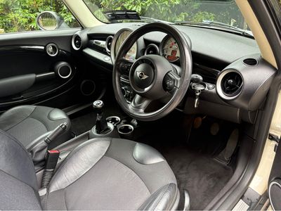 2013 Mini Hatch