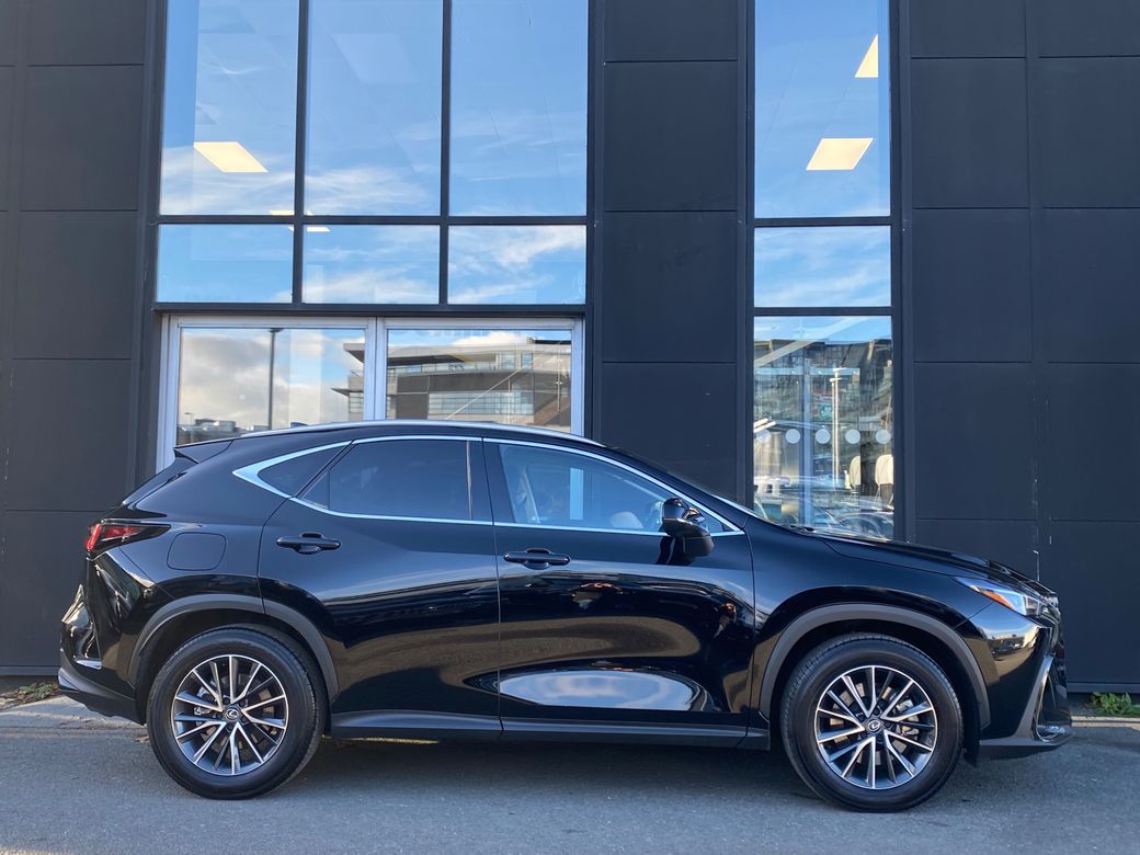2025 Lexus NX 450H+
