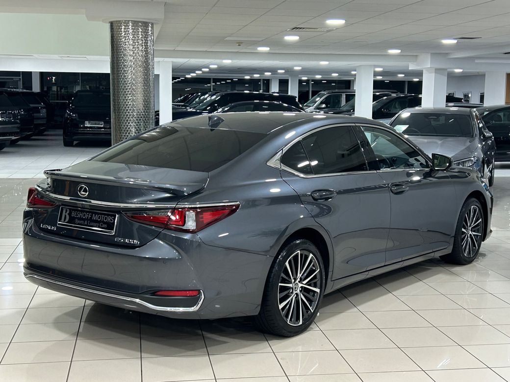 2023 Lexus ES 300h