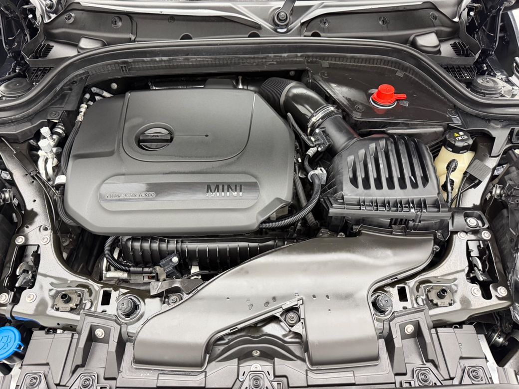 2022 Mini Hatch