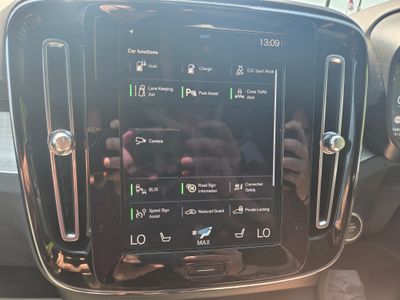 2023 Volvo XC40