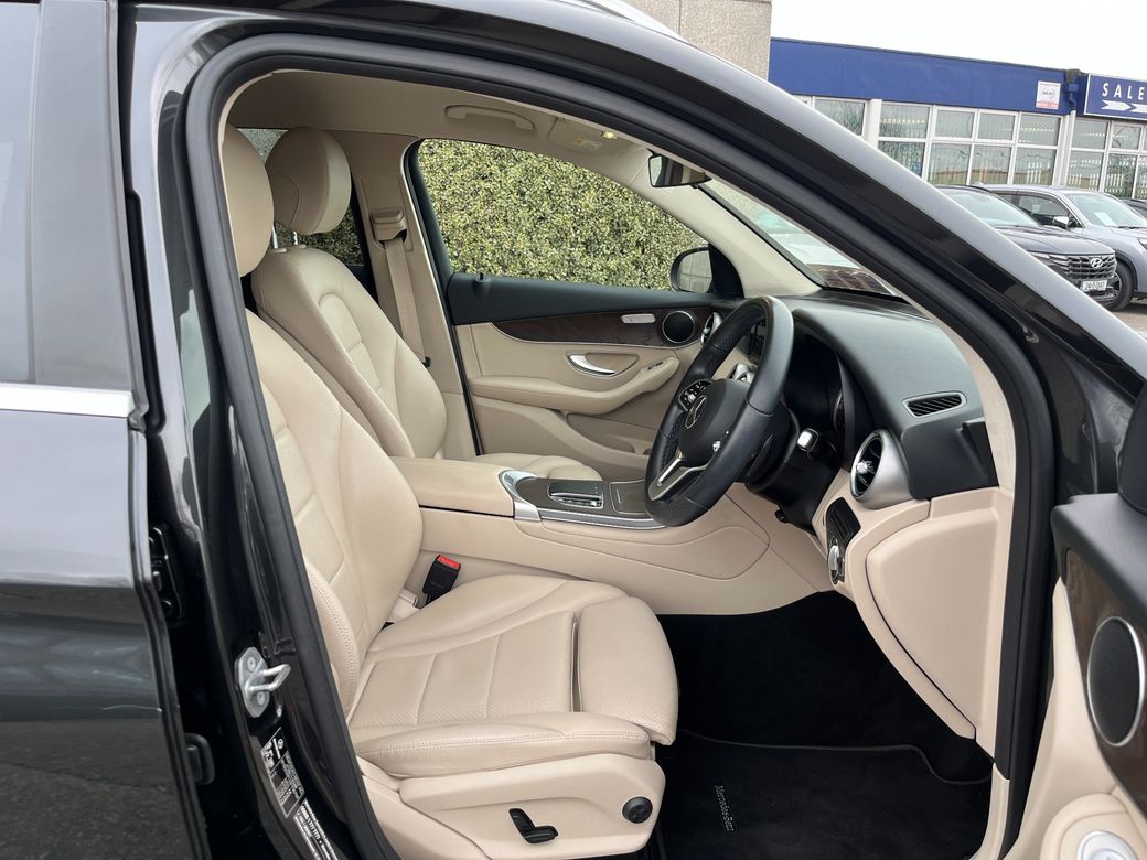 2021 Mercedes-Benz GLC Class