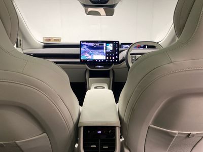 2027 Volvo EX60