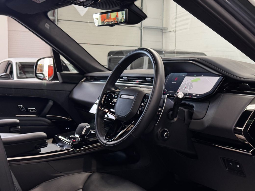 2025 Land Rover Range Rover Sport