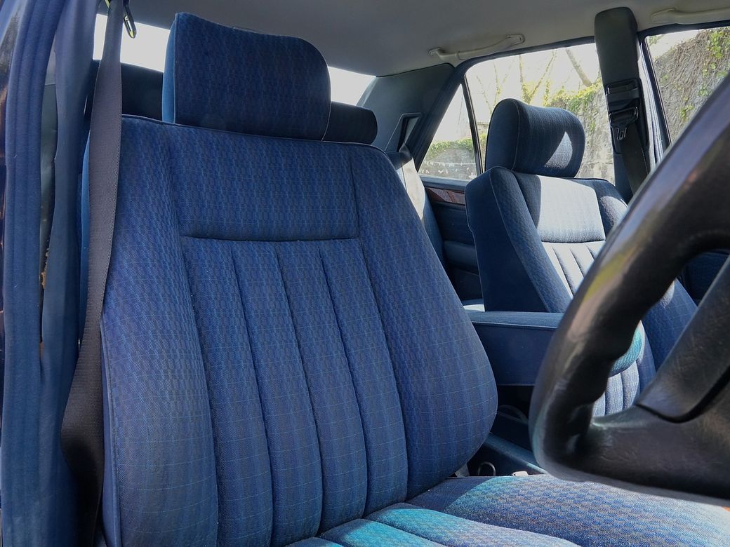 1991 Mercedes-Benz E 300