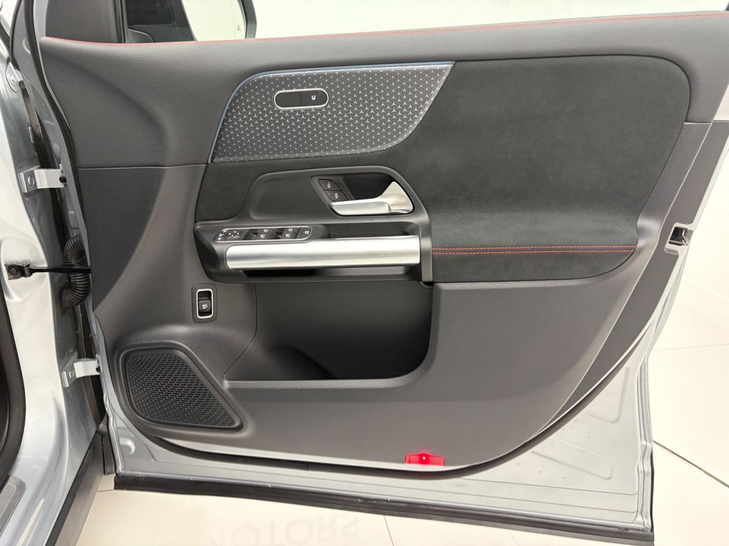 2025 Mercedes-Benz EQA