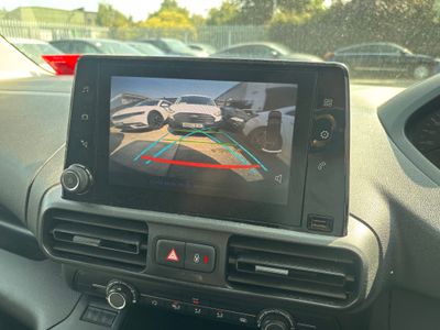 2022 Peugeot Partner