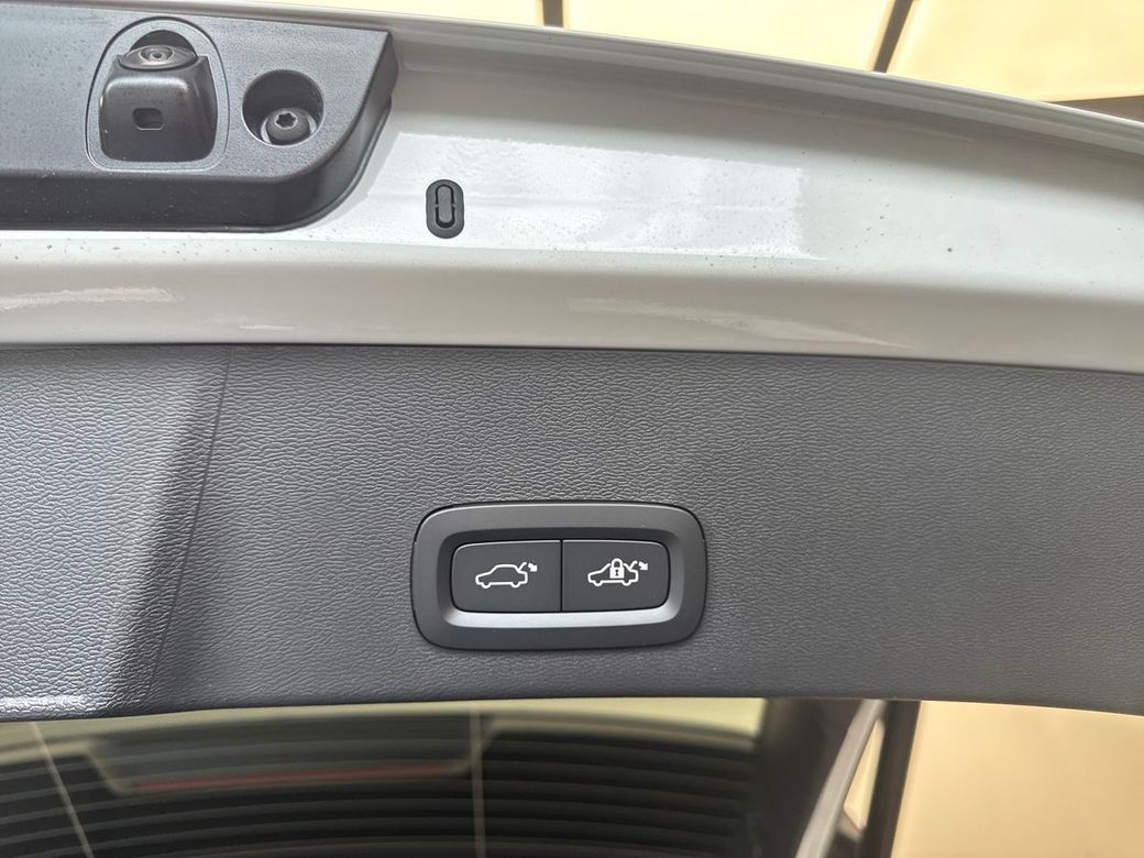 2026 Volvo EX40