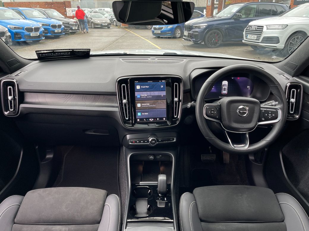 2022 Volvo XC40