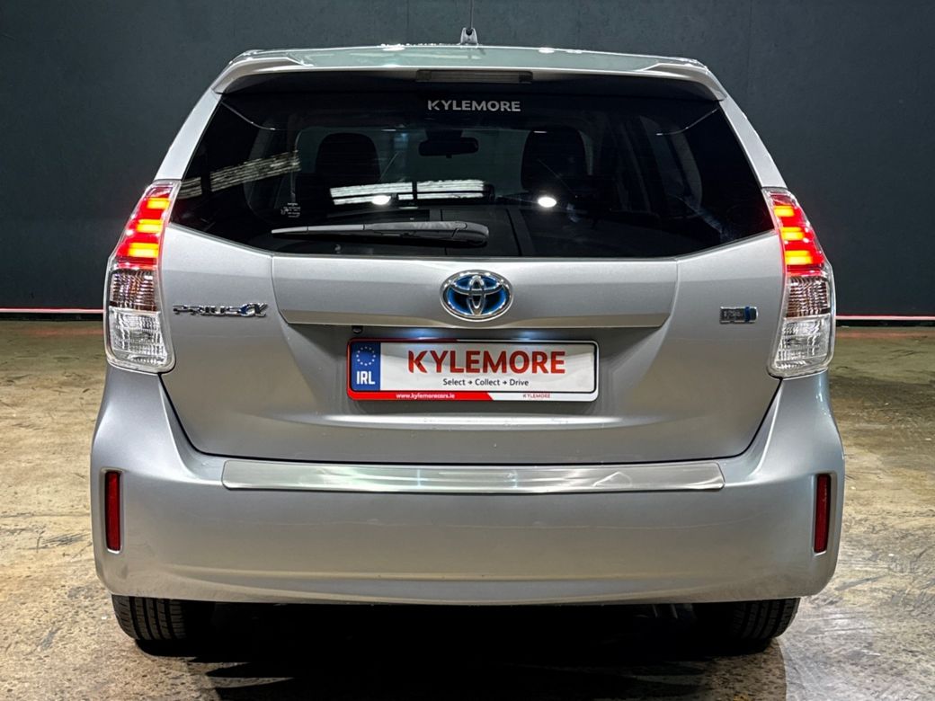 2020 Toyota Prius Alpha