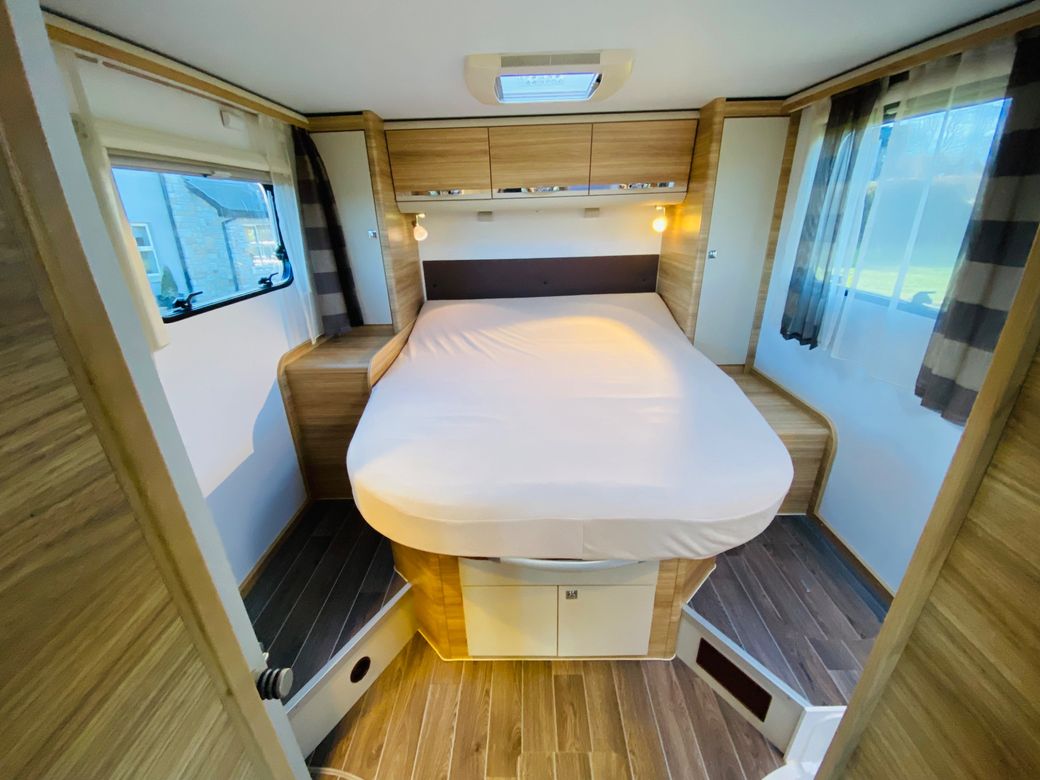 2017 ADRIA CORAL 690SC PLATINUM  L.H.D ISLAND BED 