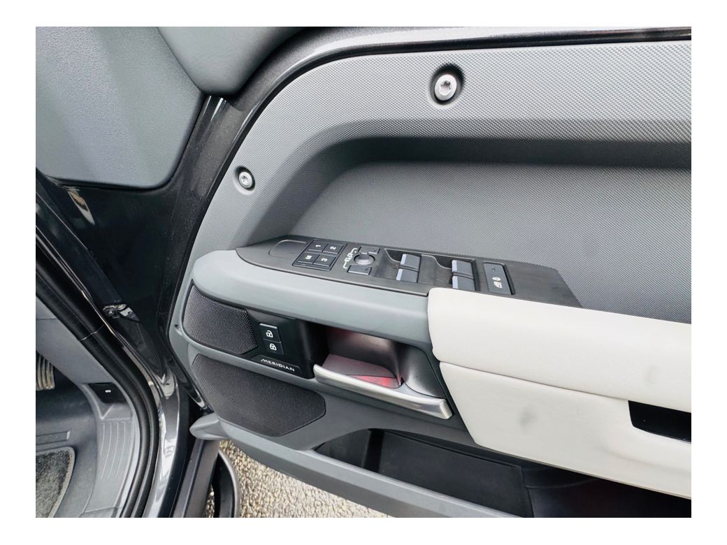 2025 Land Rover Defender