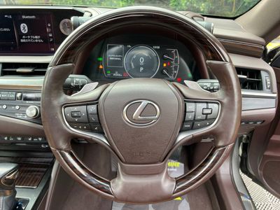 2021 Lexus ES 300h