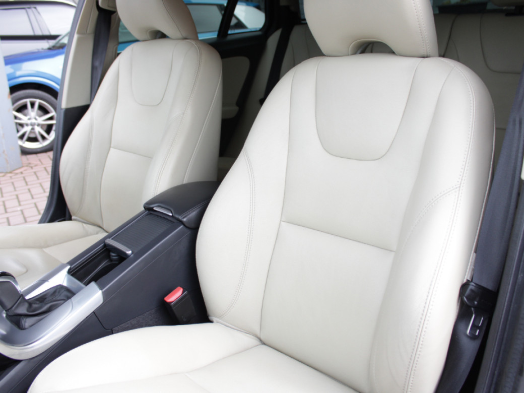 2017 Volvo V60