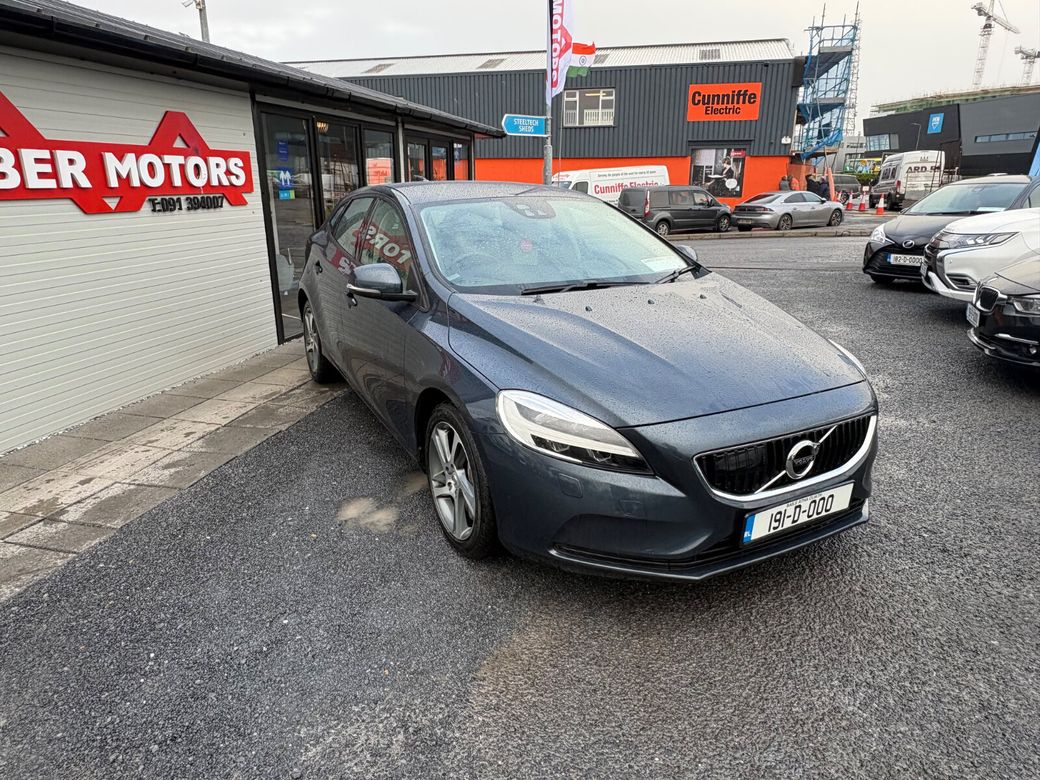 2019 Volvo V40