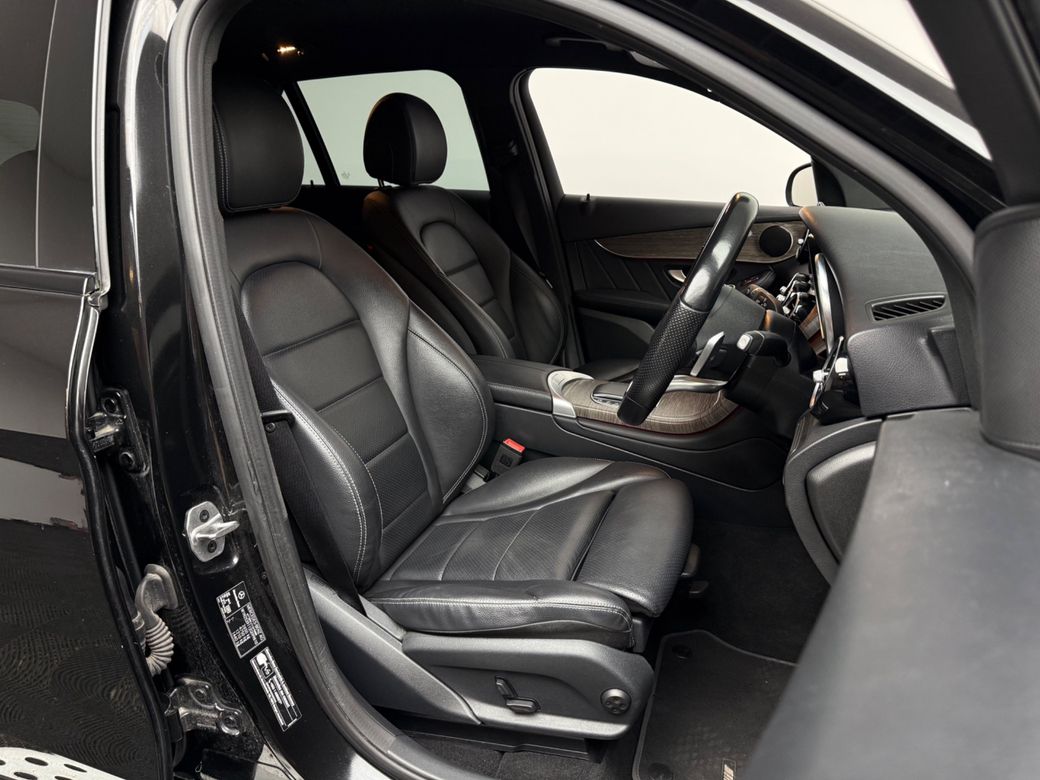 2023 Mercedes-Benz GLC Class
