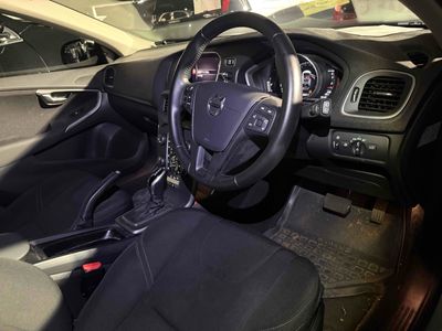 2018 Volvo V40