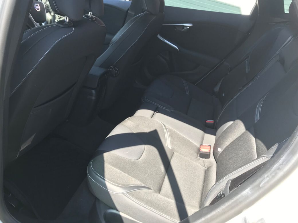 2016 Volvo V40