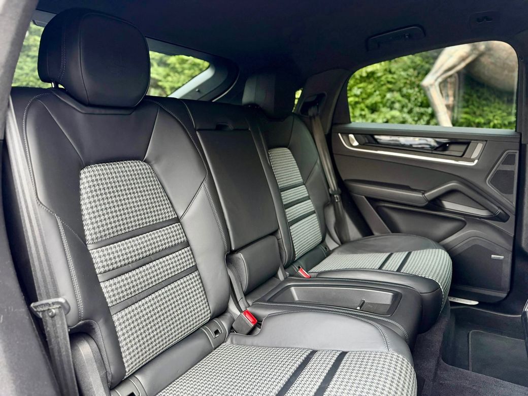 2024 Porsche Cayenne