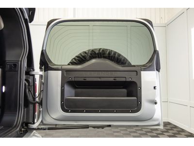 2024 Land Rover Defender 110
