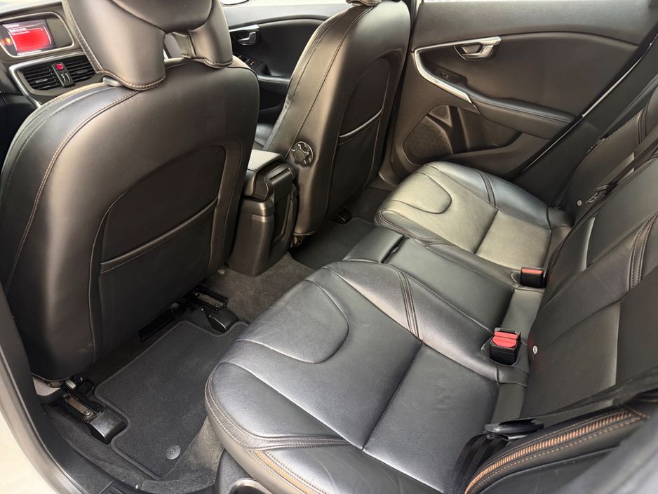 2017 Volvo V40