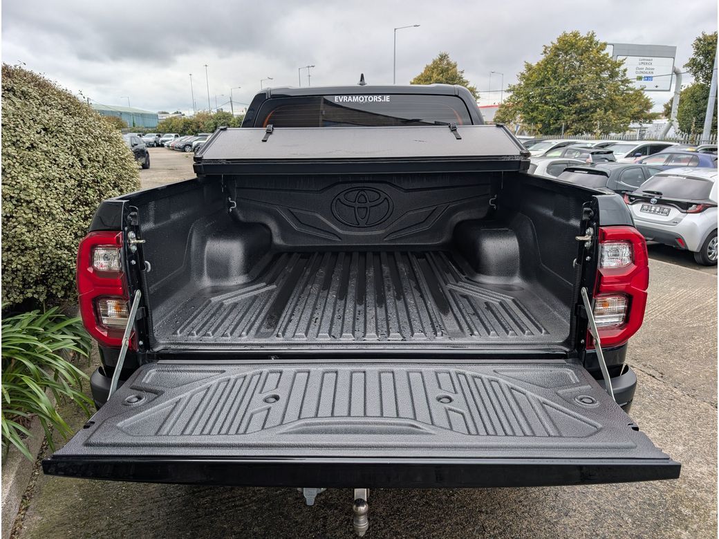 2023 Toyota Hilux