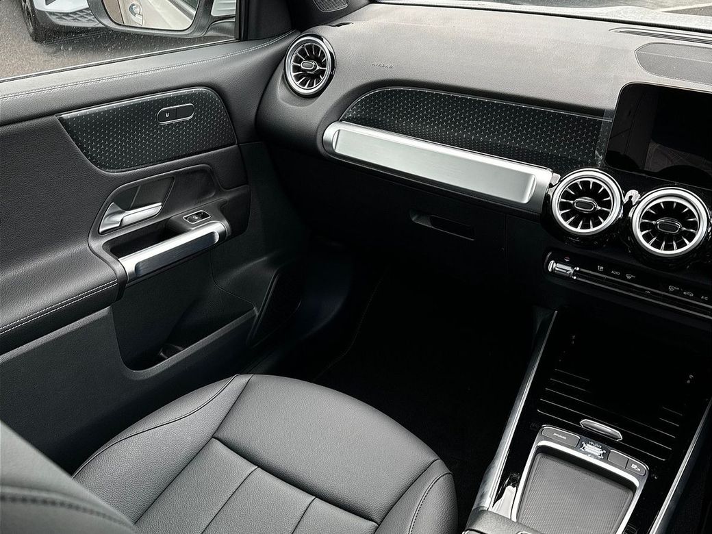 2025 Mercedes-Benz GLB Class