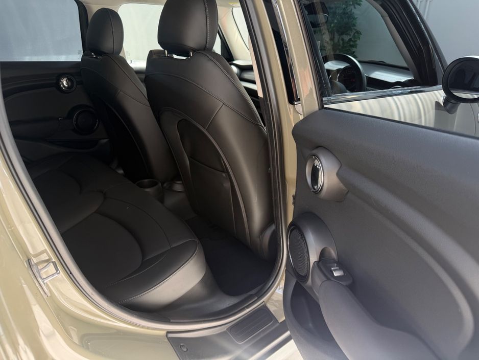 2019 Mini Hatch