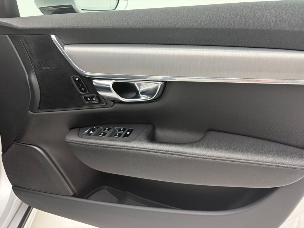 2021 Volvo S90