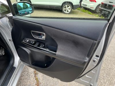 2016 Toyota Prius Alpha