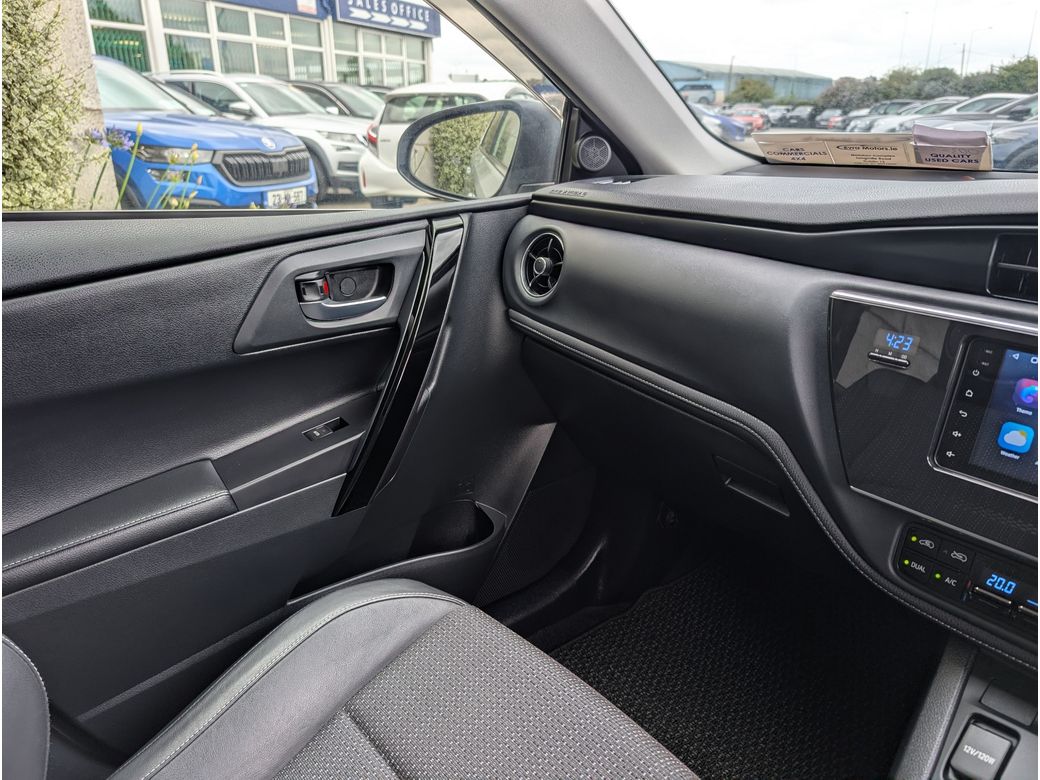 2016 Toyota Auris