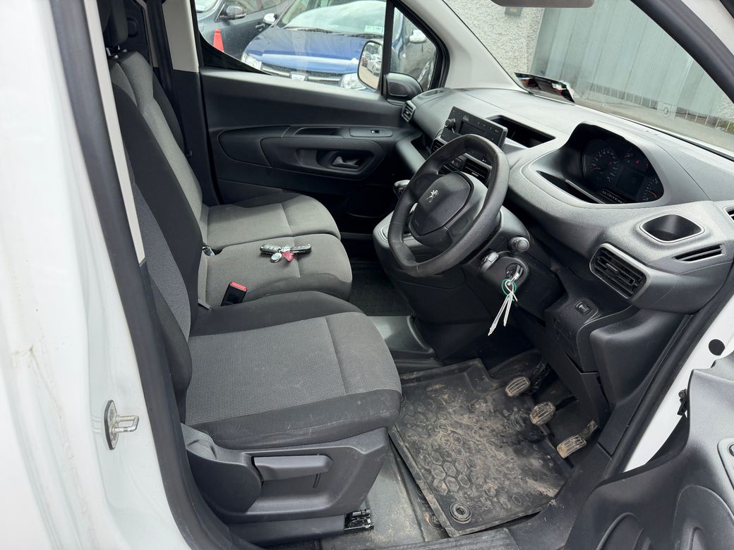2022 Peugeot Partner