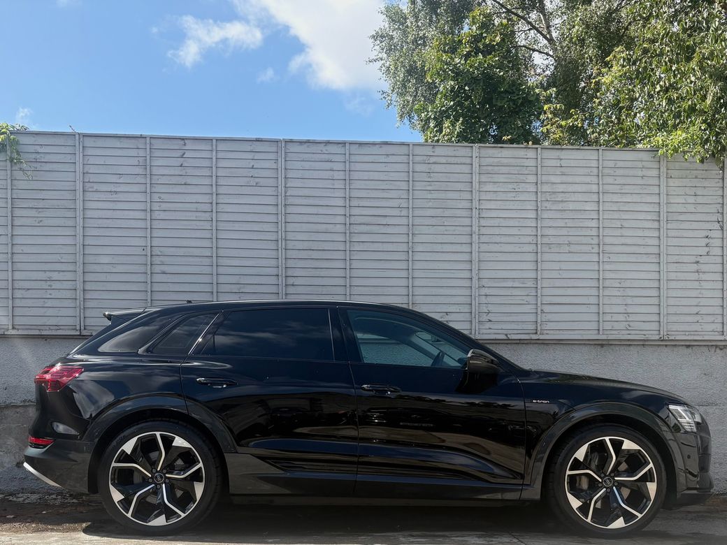 2022 Audi e-tron