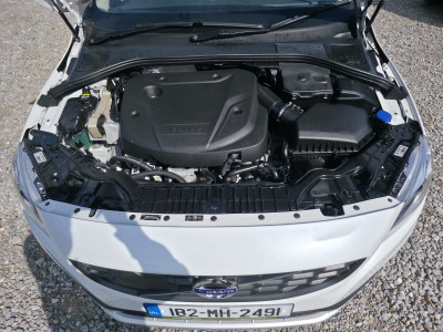 2018 Volvo V60 Cross Country