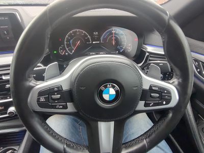 2019 BMW 530