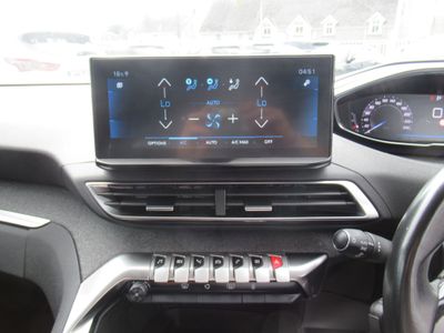 2022 Peugeot 5008