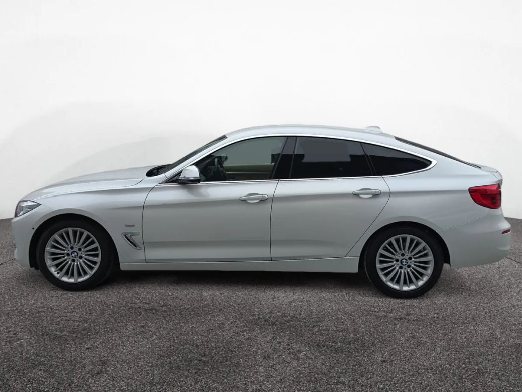 2017 BMW 320