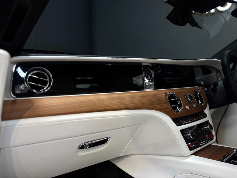 2024 Rolls-Royce Phantom