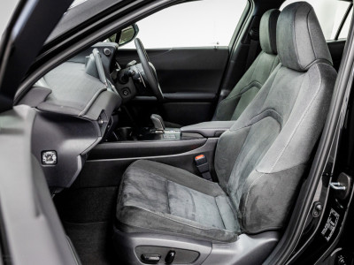 2025 Lexus UX 300e