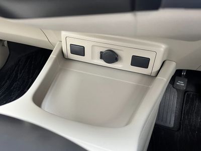2019 Toyota Prius Alpha