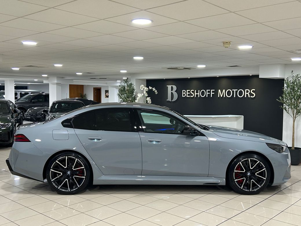 2025 BMW M5