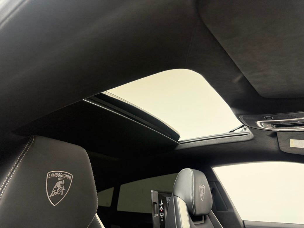 2025 Lamborghini Urus