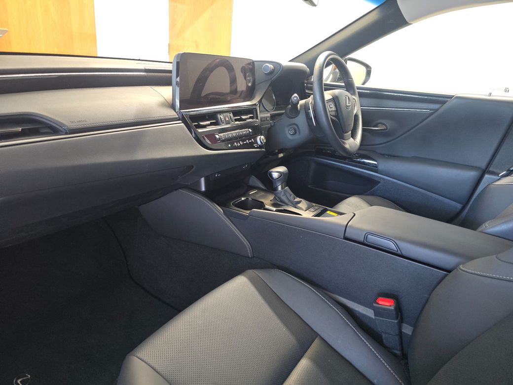 2023 Lexus ES 300h
