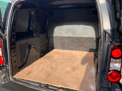 2015 Peugeot Partner