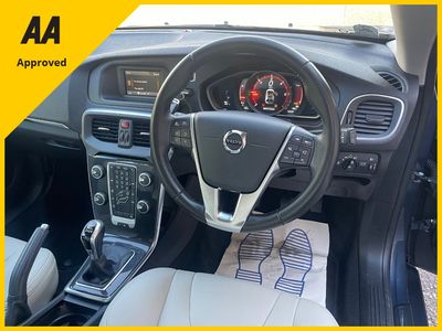 2017 Volvo V40